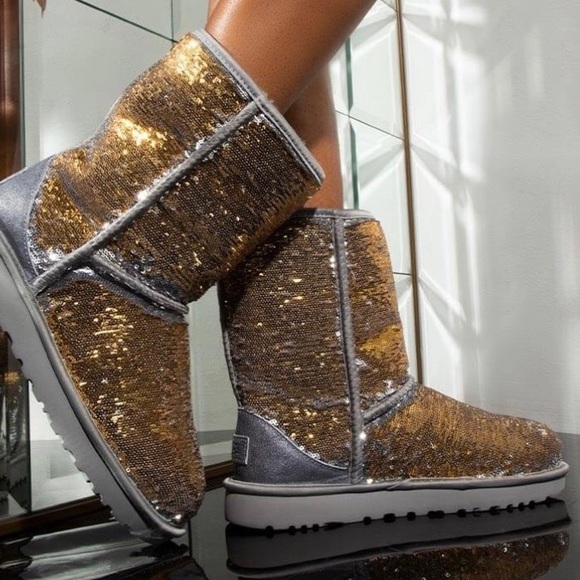 UGG CLASSIC SHORT COSMOS SEQUIN BOOT 6 - Picture 3 of 16